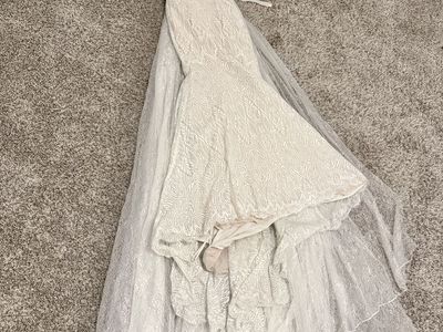 Beautiful Wedding Dress Size EU34 / US 2