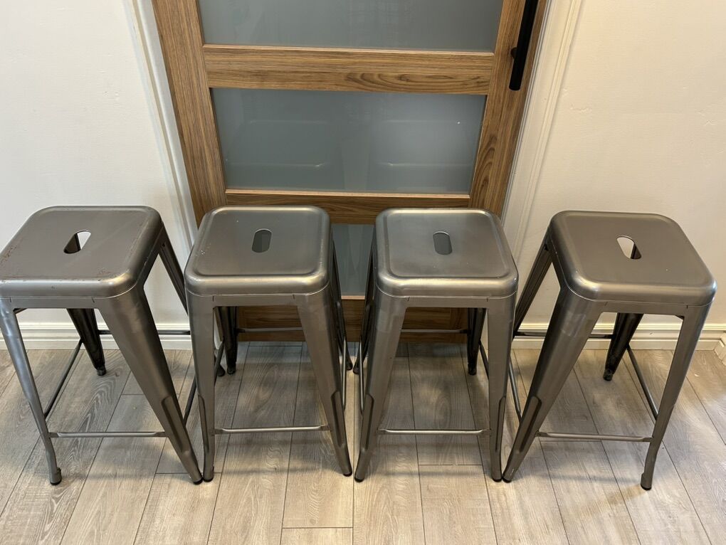 Set of 4 Metal Barstools