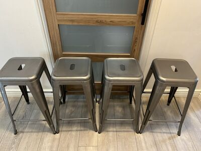 Set of 4 Metal Barstools