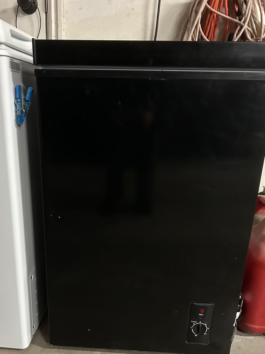 3.5cu Feet Chest Freezer Black