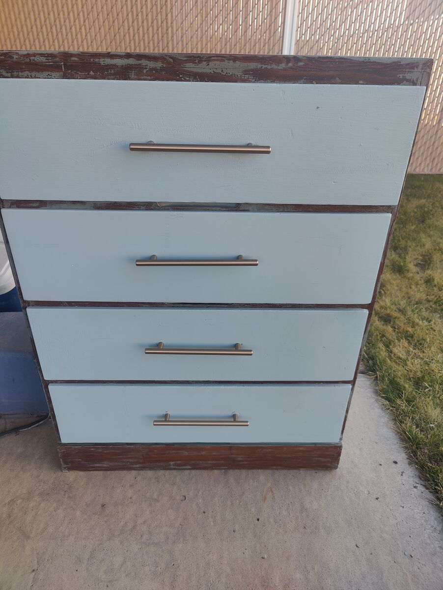 Cute Dresser with 4 Drawers