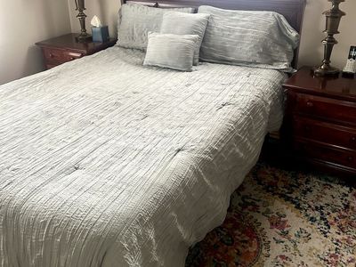 Queen Size Purple Mattress Bed and Bedding