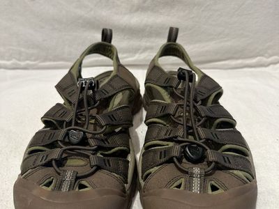 Keen men’s size 8 brown/olive green trim WP like new hiking sandals