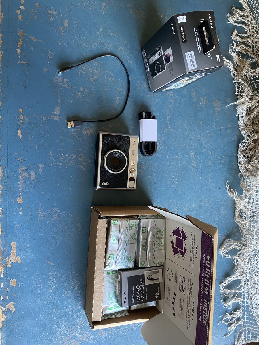 Fujifilm Instax Mini EVO with film
