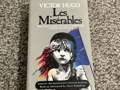 Les Misérables Paperback