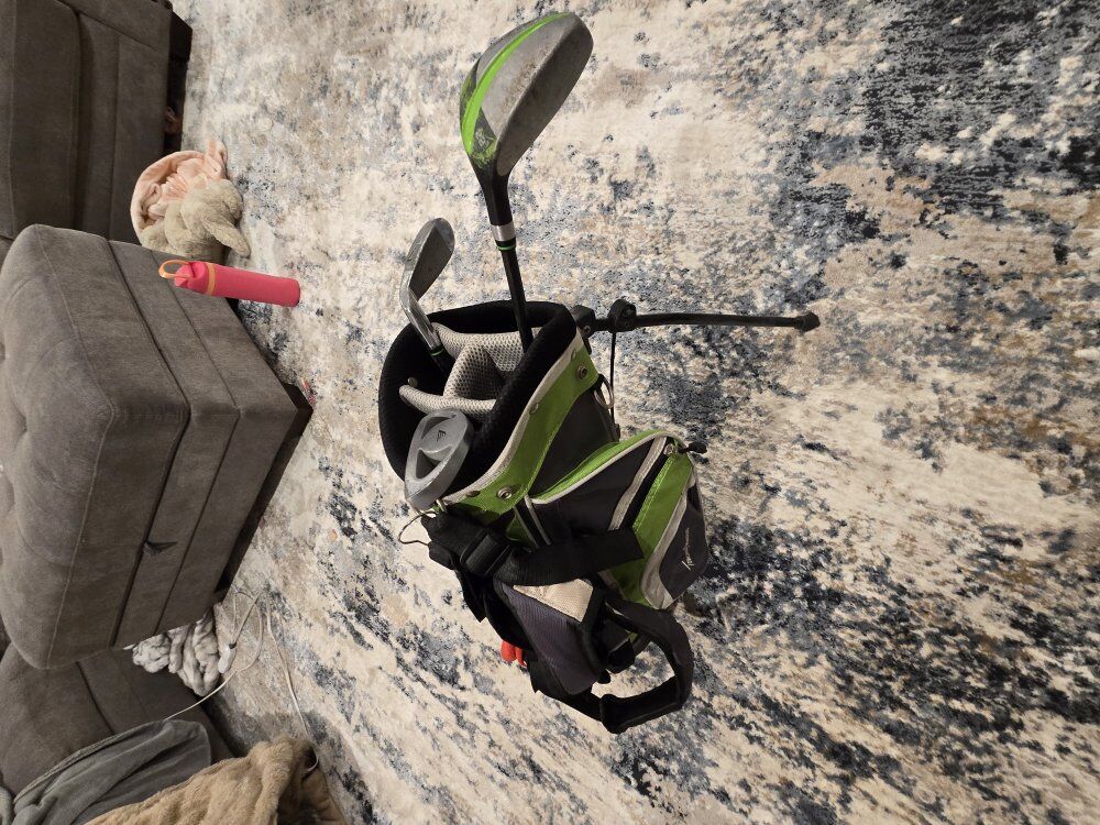 Youth golf club's with bag.