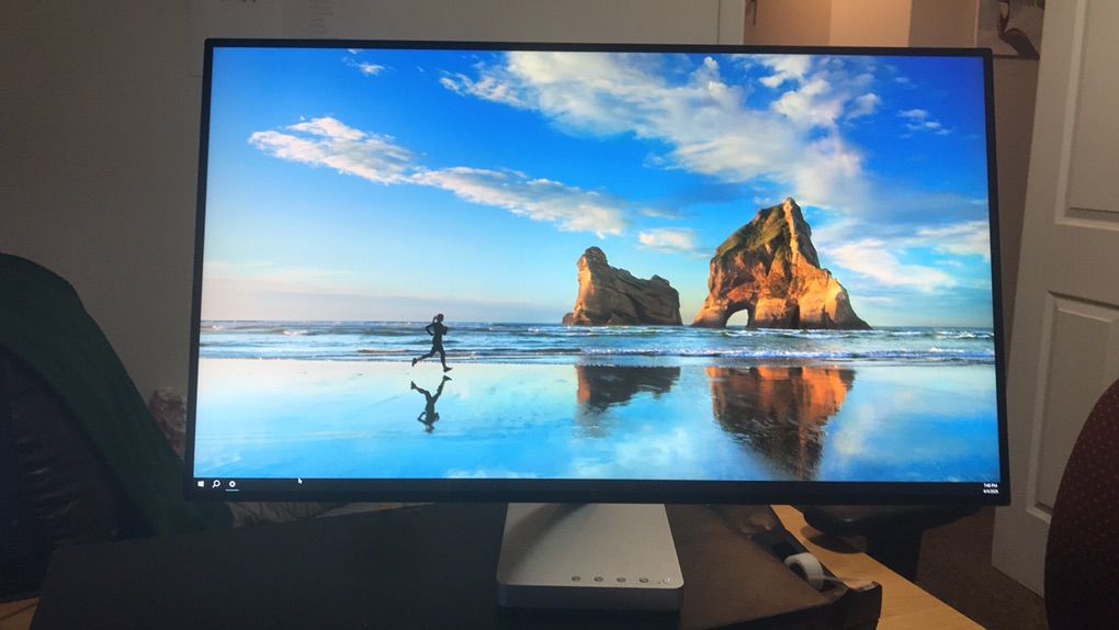 27” Dell Monitor, 2k Resolution.
