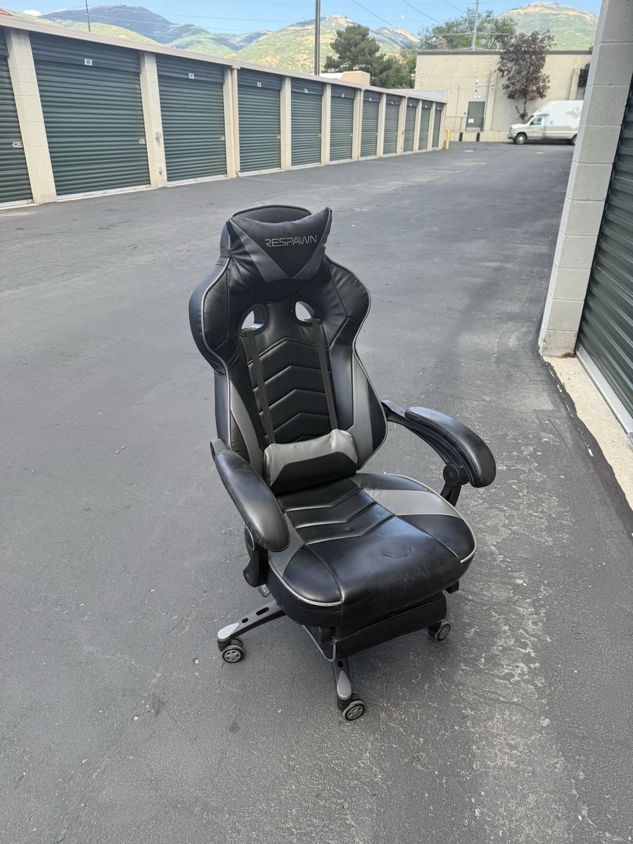 Respawn 110 Pro Ergonomic Gaming Chair with Footrest and Recline