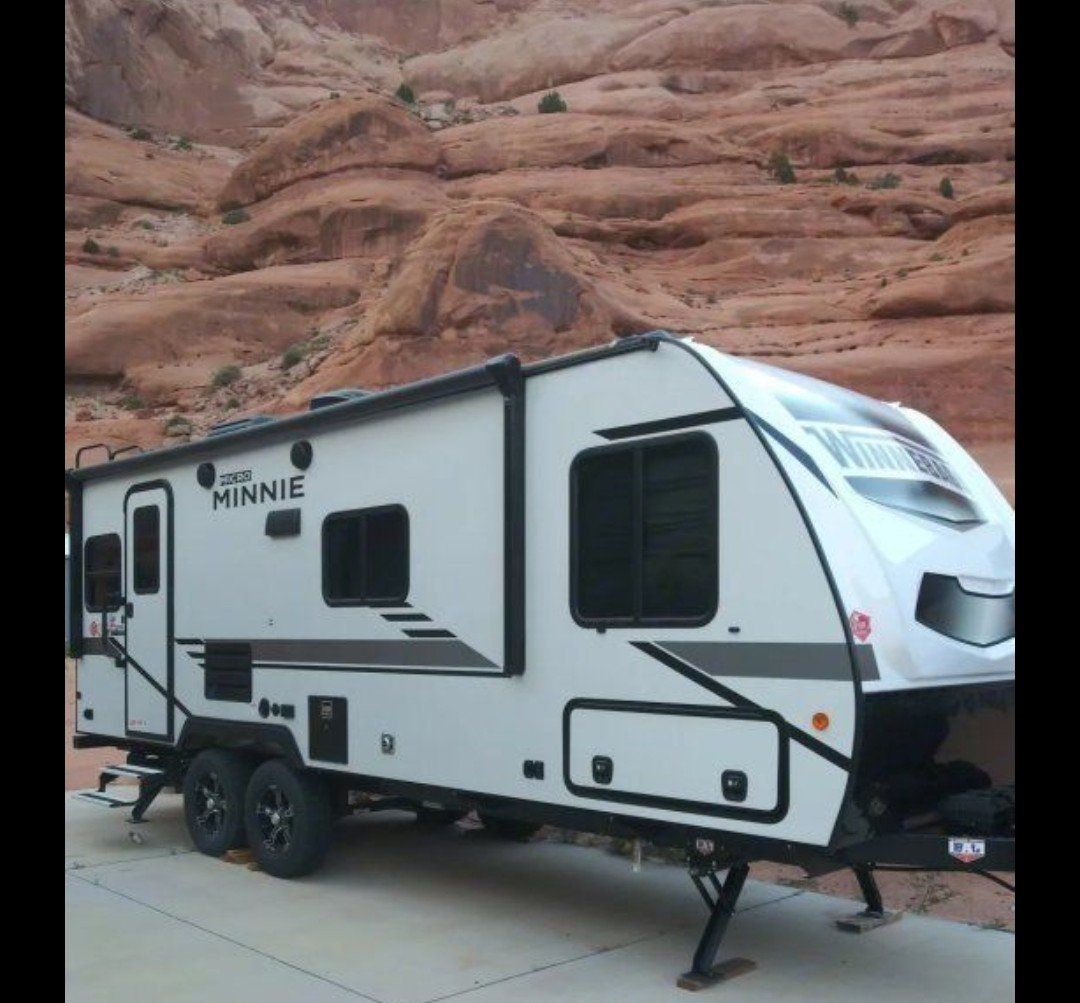 2021 Winnebago Micro Minnie 2225RL Ready to Hit the Road!!