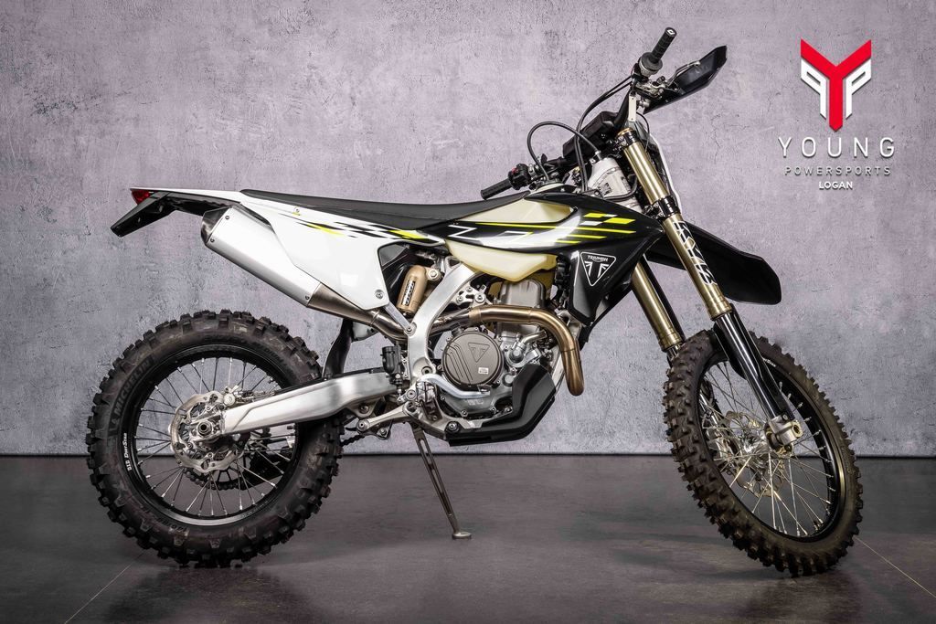 2026 Triumph TF 450-E Jet Black/Pure White