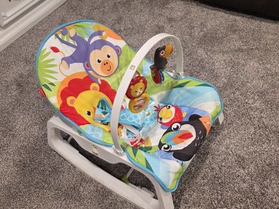 Fisher-Price Baby Bouncer and Rocker with Jungle Animal Print Toy Bar