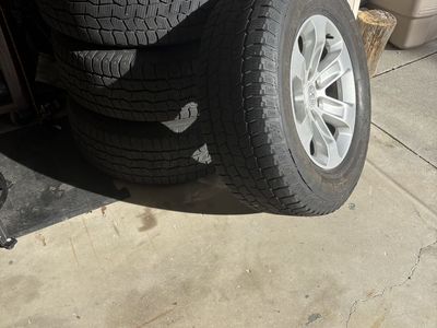 275/65 18. Tires and rims.