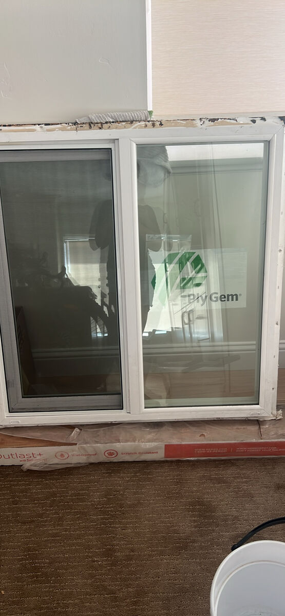 Ply Gem White vinyl Window