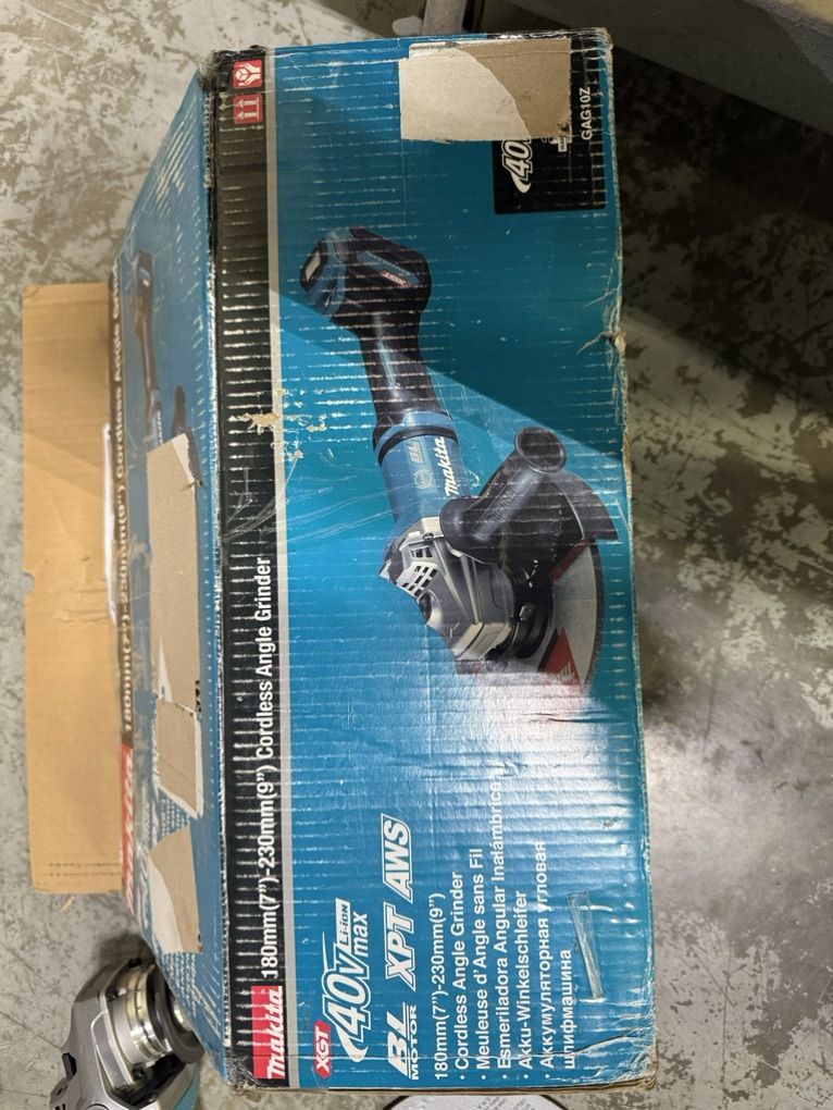 Makita 40V Cordless Grinder