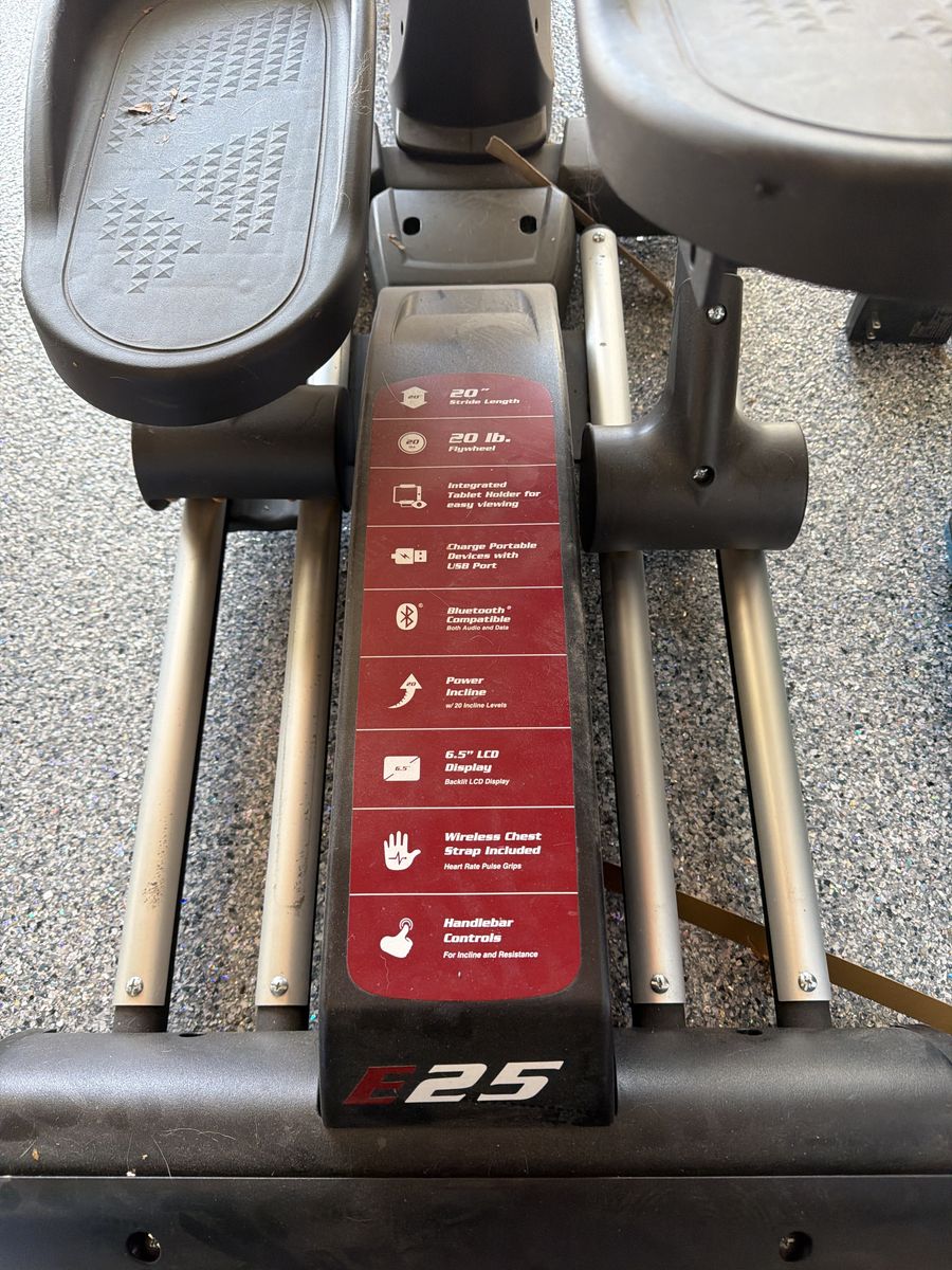 Sole Eliptical E25 $200