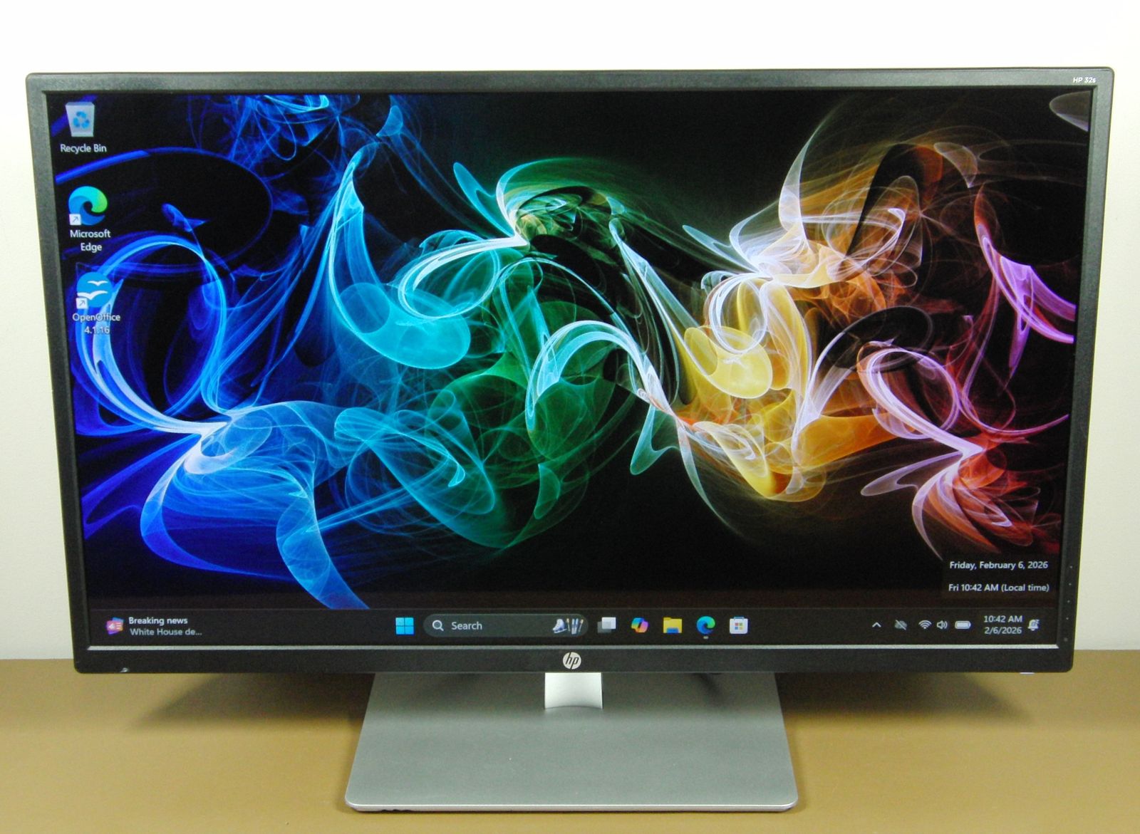 HP 32s 32” Monitor ~ HDMI / VGA