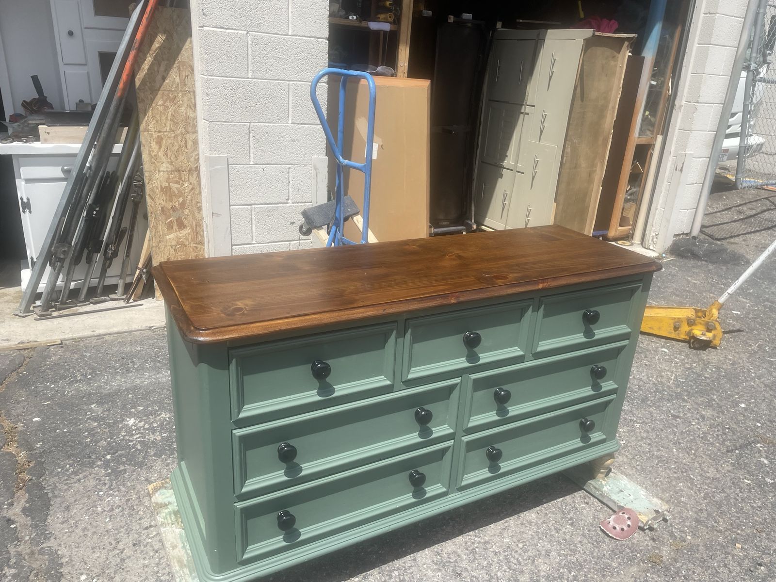 7 drawers Dresser