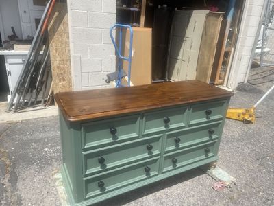 7 drawers Dresser