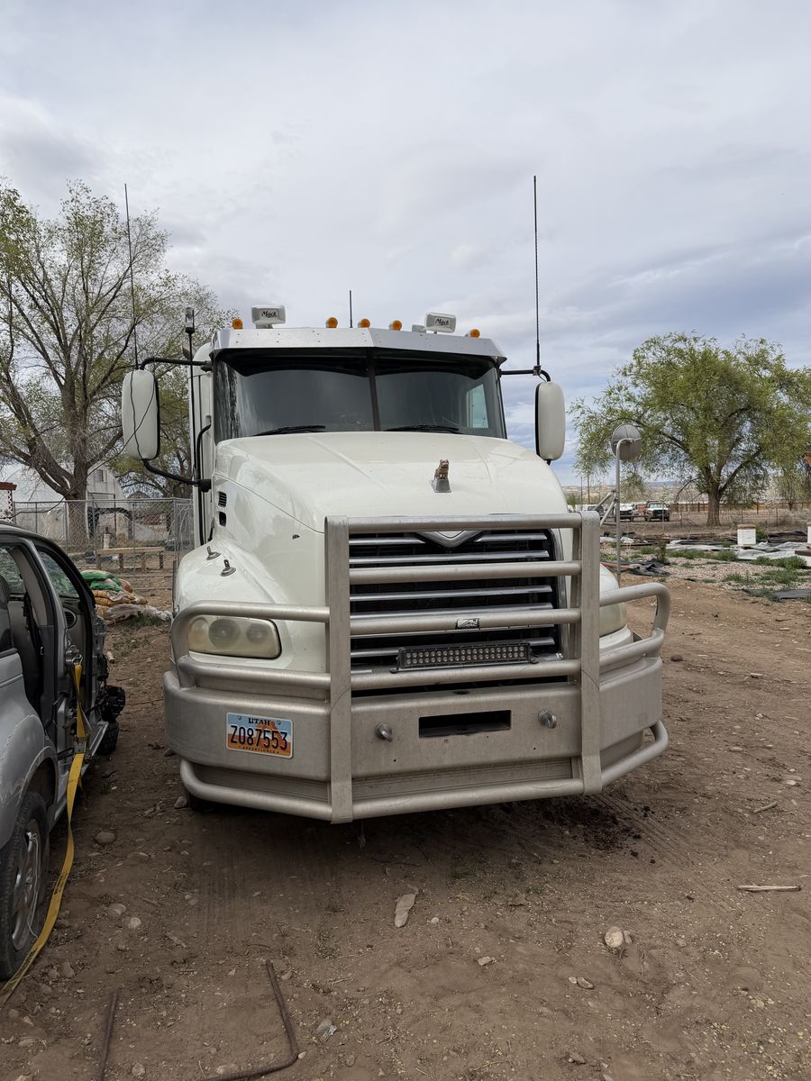 2010 Mack 600