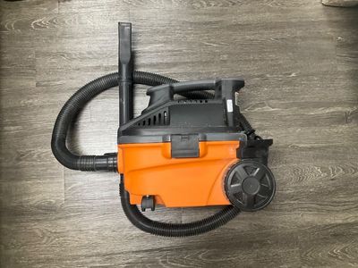 RIDGID 4 GAL WE/DRY SHOP VACUUM