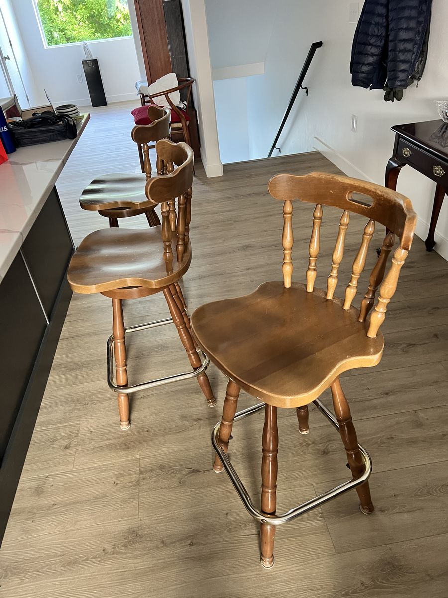3 Bar Stools