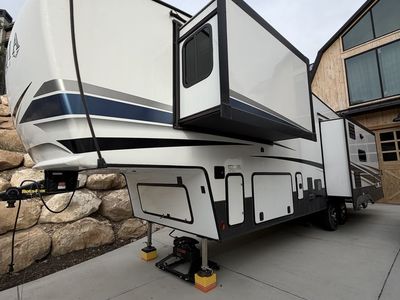 Used 2021 Keystone Arcadia Fifth Wheel
