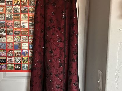 Morgan and Co. Vintage 1999 Red & Black Formal Prom Dress - Size 5/6