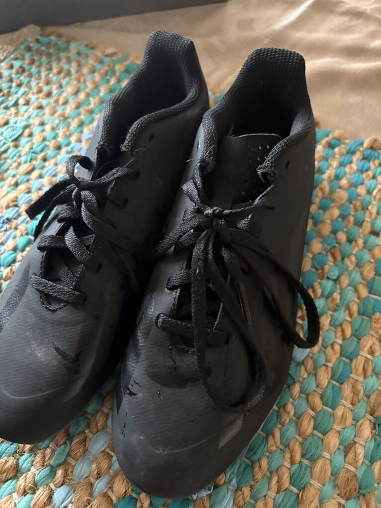 Soccer Cleats Youth Size 6