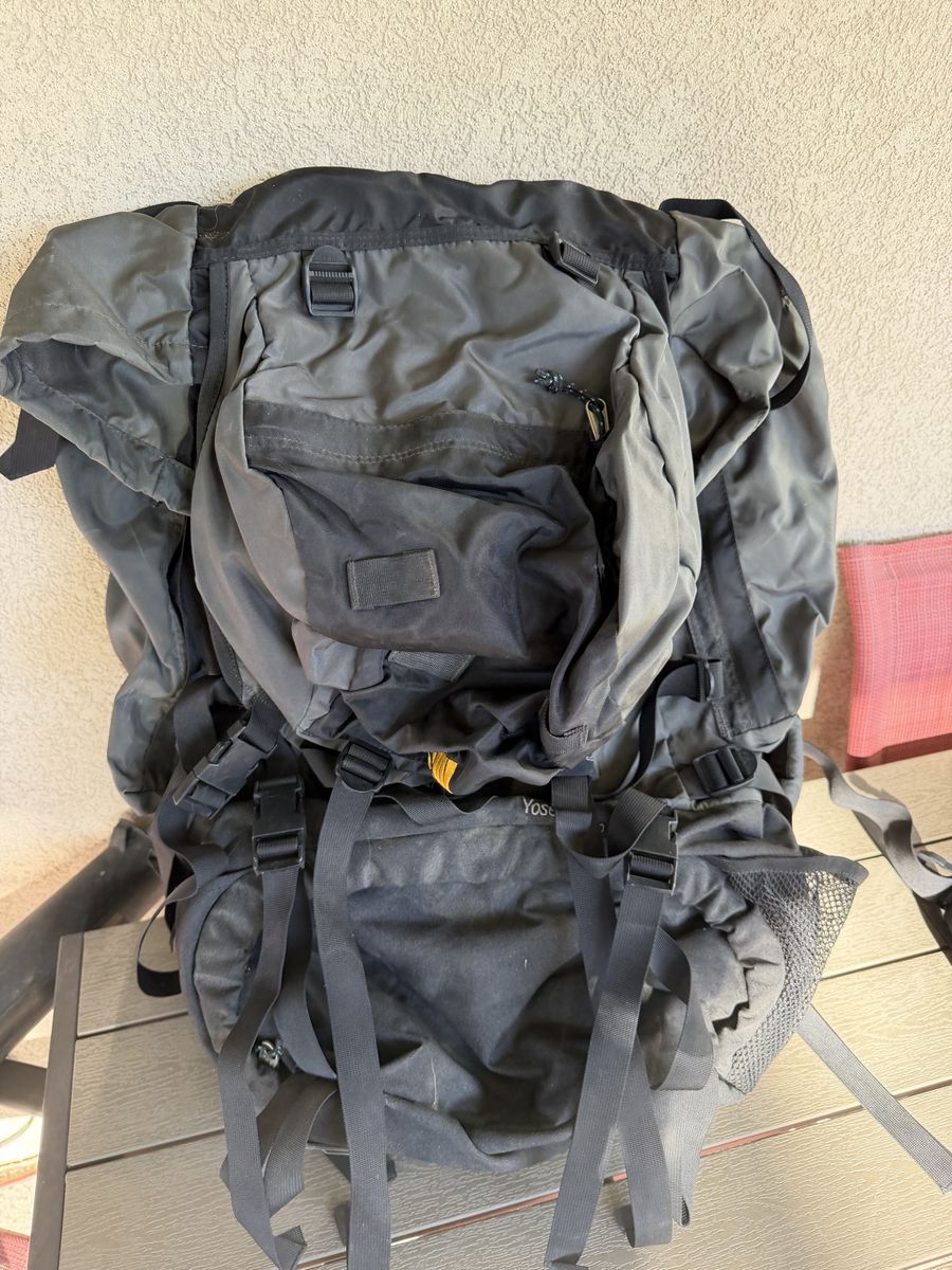 Kelty Yosemite Internal Frame Hiking Backpack Black