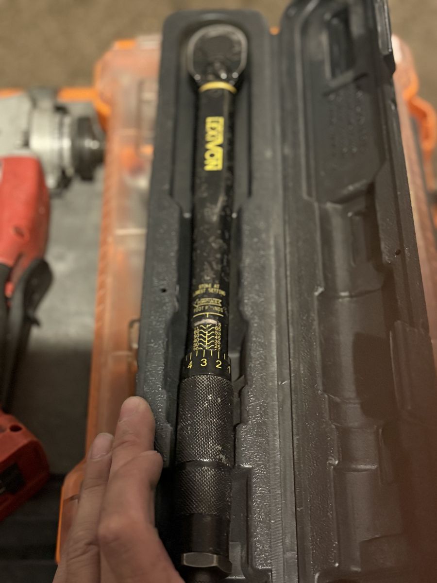 LEEMOR Torque Wrench with Case - Durable, Adjustable, and Ready for Your Projects