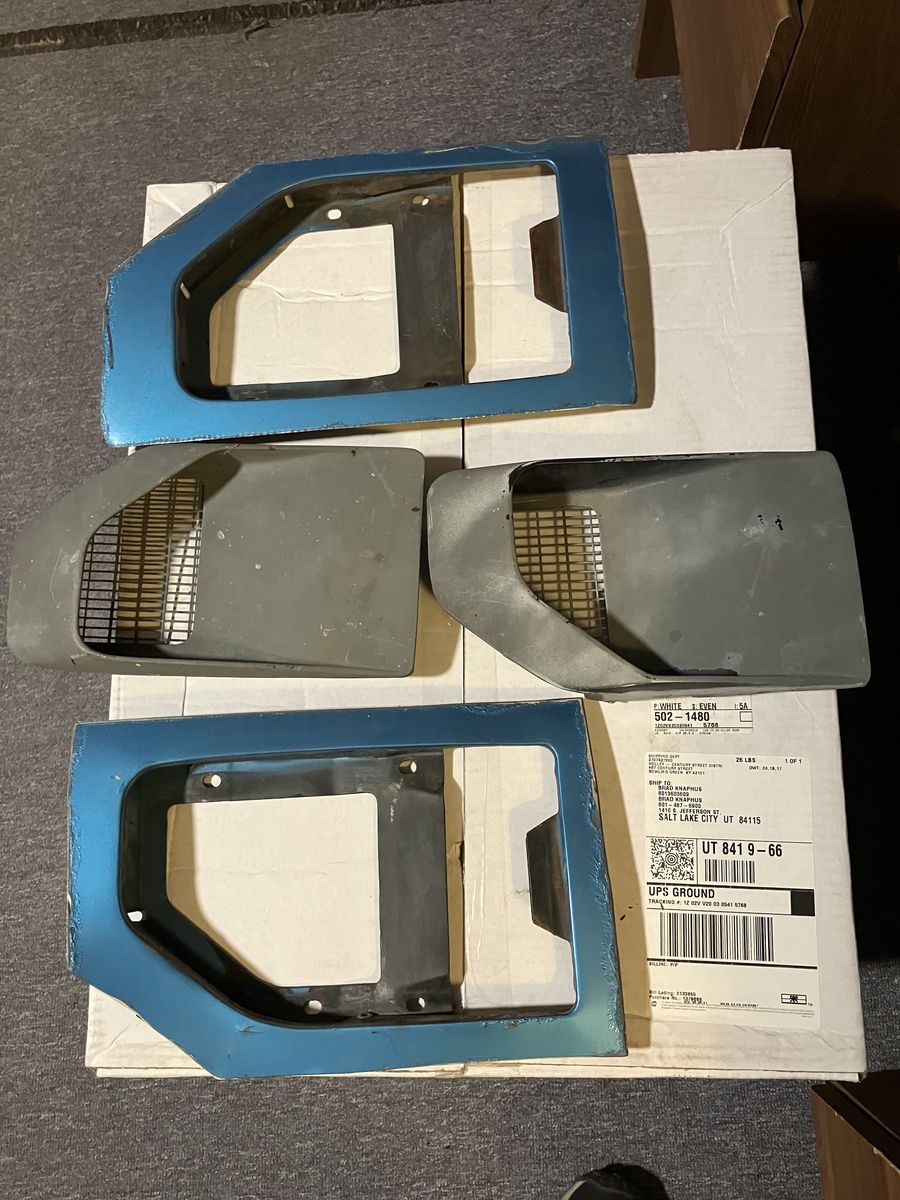 Pontiac Firebird Trans Am 1970-1981 Original Side Extractor Vents with Org. Cut Outs.
