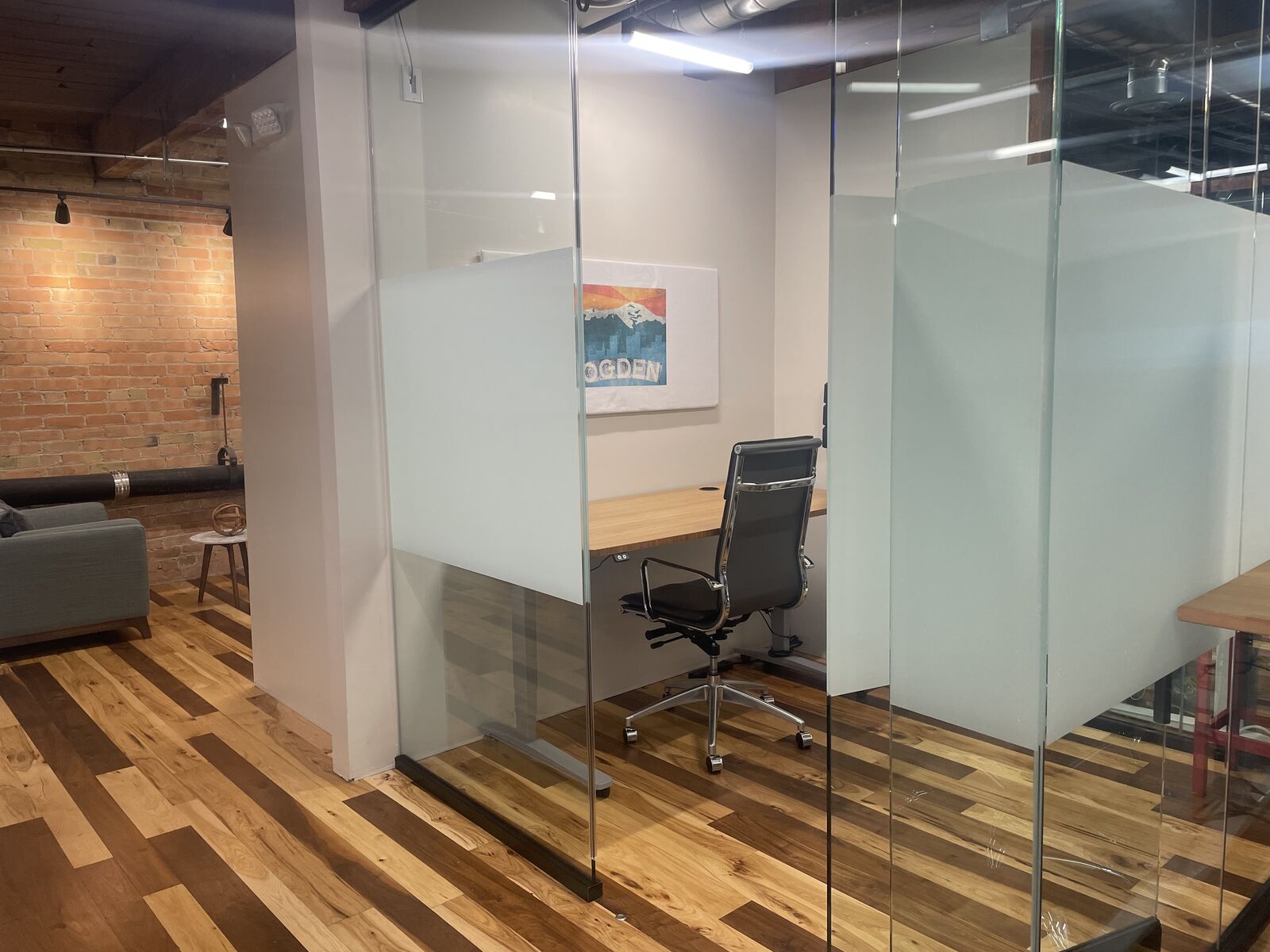Private Office Space for Rent – Ideal for One Person