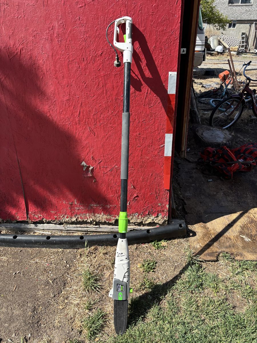 Long handle tree saw