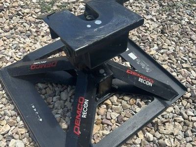 Demco Recon 5th Wheel Hitch