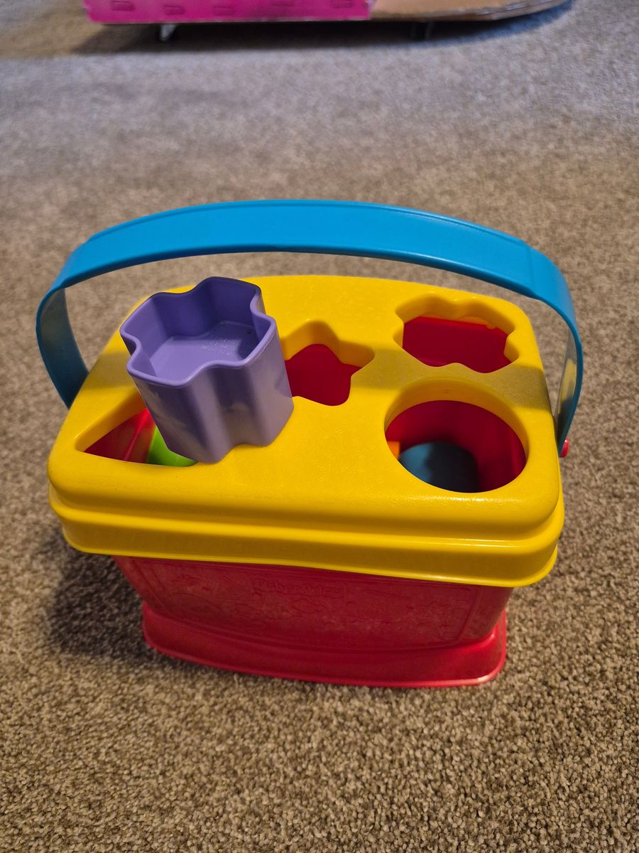 Shape-sorting toy