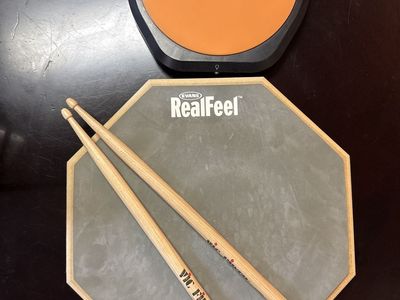 Digital Drum Practice Pad & Evans RealFeel Pad w Vic Firth Drumsticks