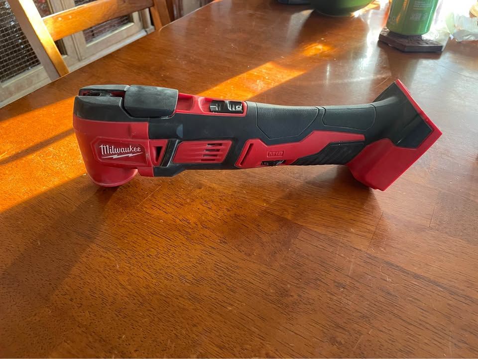 Milwaukee M18 Oscillating Multi Tool