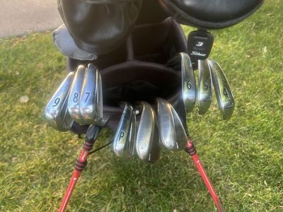 13 club titleist golf set with bag and Scotty Cameron putter
