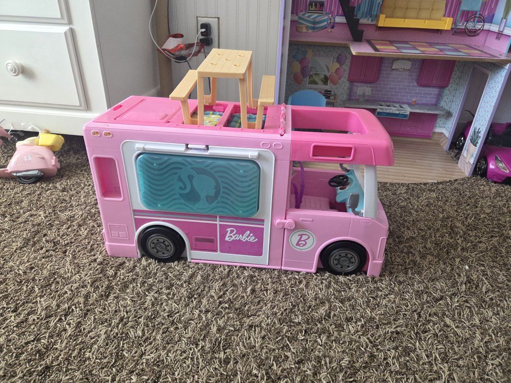 Barbie camper