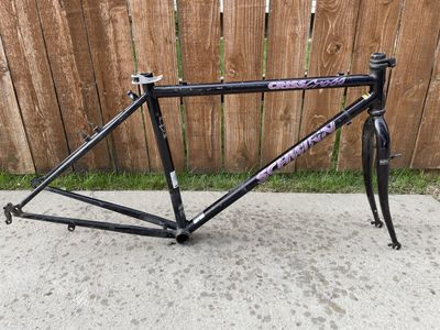 1993 Schwinn Criss Cross 18” frameset