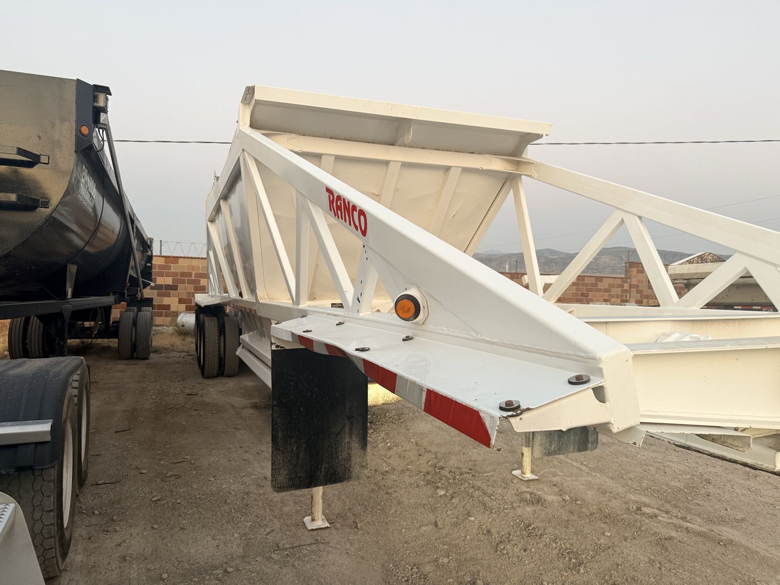2020 Ranco White Bottom Dump Trailer - Tri-Axle Heavy Duty Commercial Semi Trailer