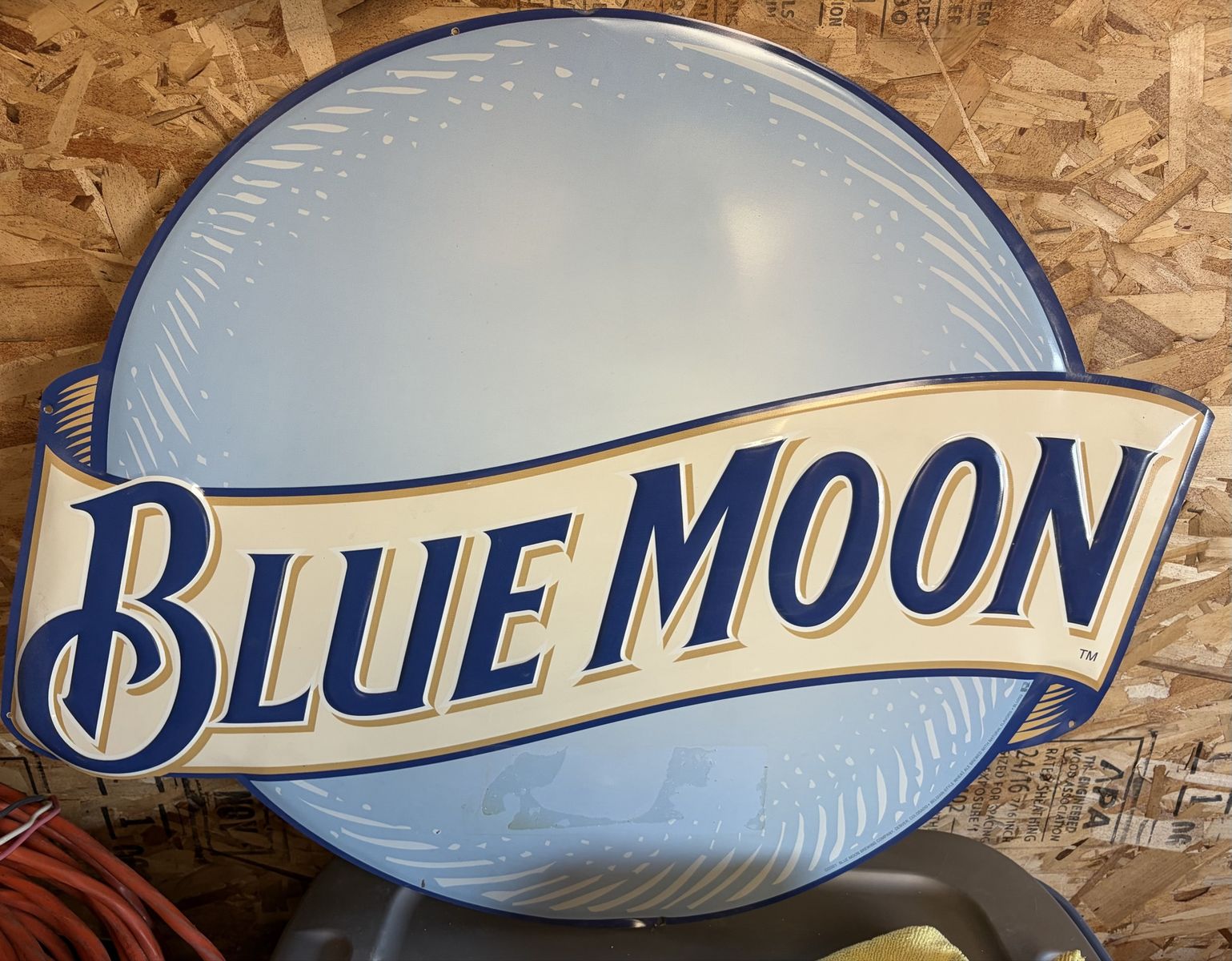 Blue moon beer sign