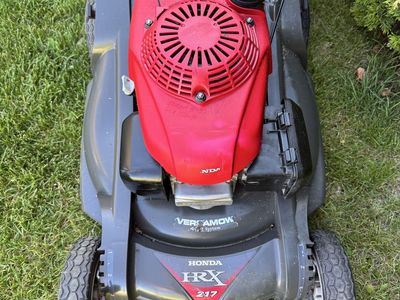 Honda HRX217 Self Propelled Lawnmower