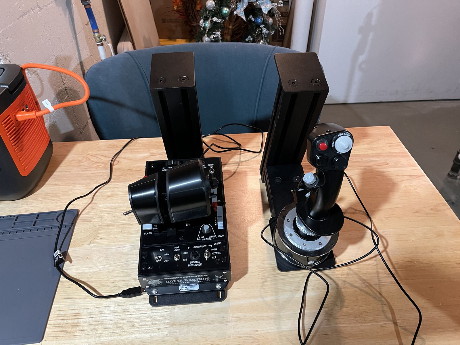 Thrustmaster Warthog Hotas with Desk Mounts