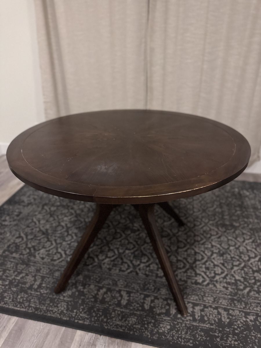 Dining table and 4 chairs