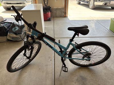 Trek 820 Women's Mountain Bike - Light Blue/Black, Shimano Tourney, Excellent Condition