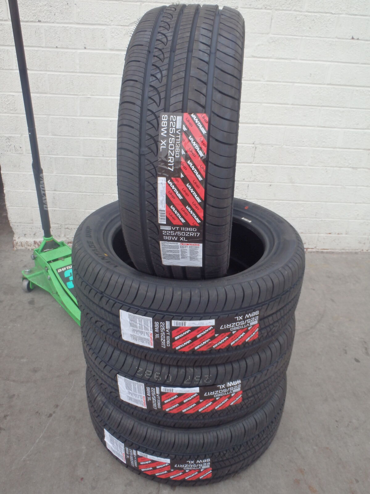 225/50R17 VANTAGE UHP SET OF BRAND NEW TIRES