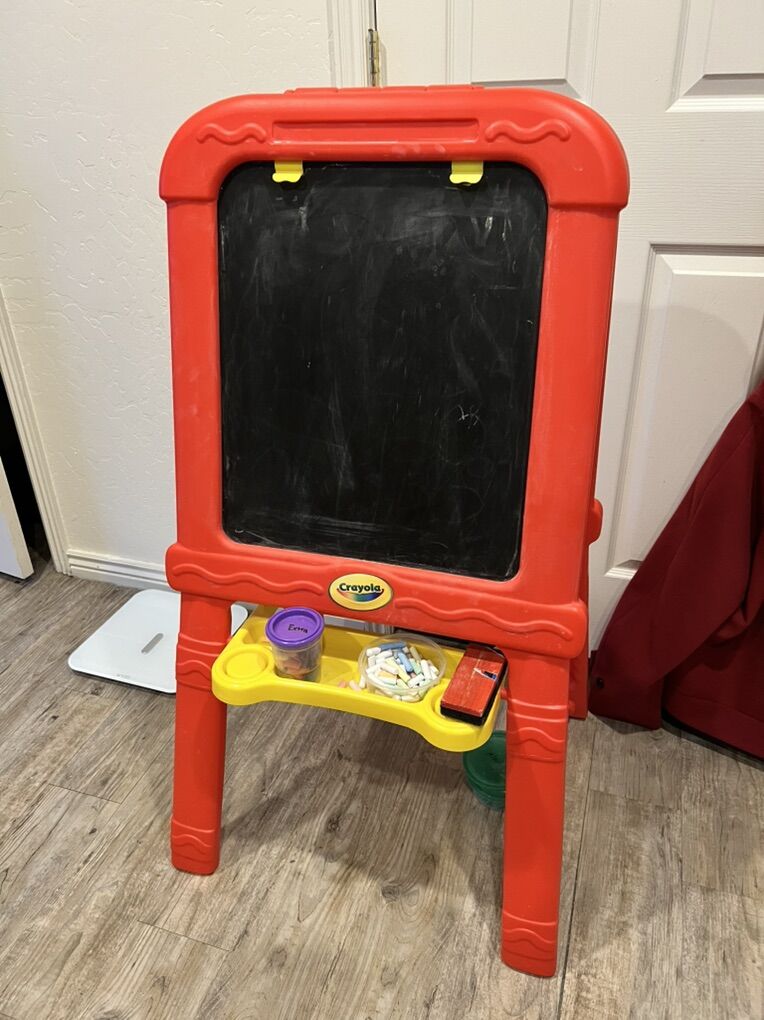 Easel For Kids - Crayola