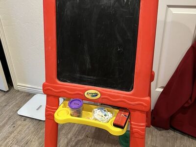 Easel For Kids - Crayola