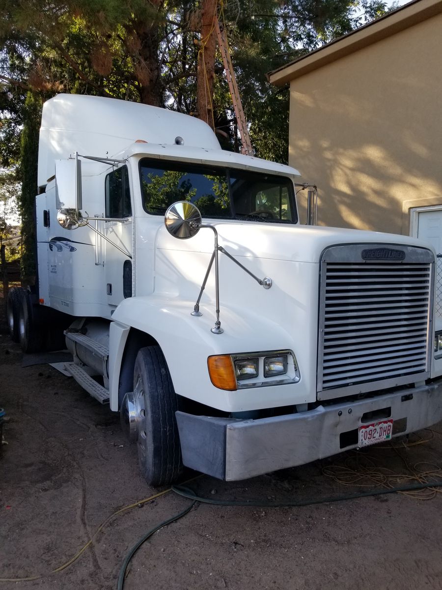 1996 Freightliner FLD120